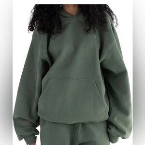 Comfrt *NEW* Minimalist Hoodie Forest Size S